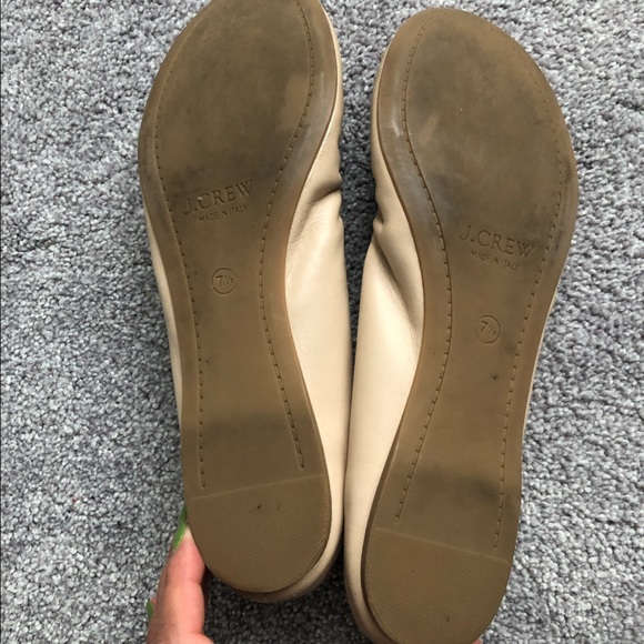 J.CREW leather tan ballet  flats with with gold studs - Picture 3 of 5